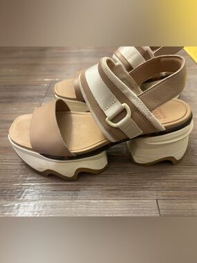 Sorel Women's Slingback Heel Sandal in Beige Honey